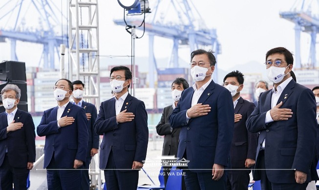 Remarks by President Moon Jae-in at Ceremony to Launch National Shipping Industry Leader Strategy and HMM Hanul