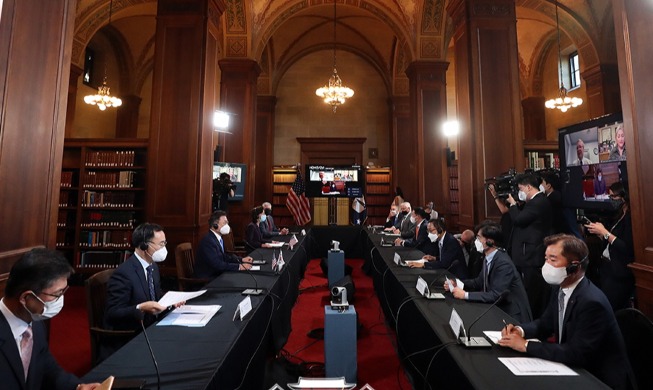 Remarks by President Moon Jae-in at ROK-U.S. Business Roundtable